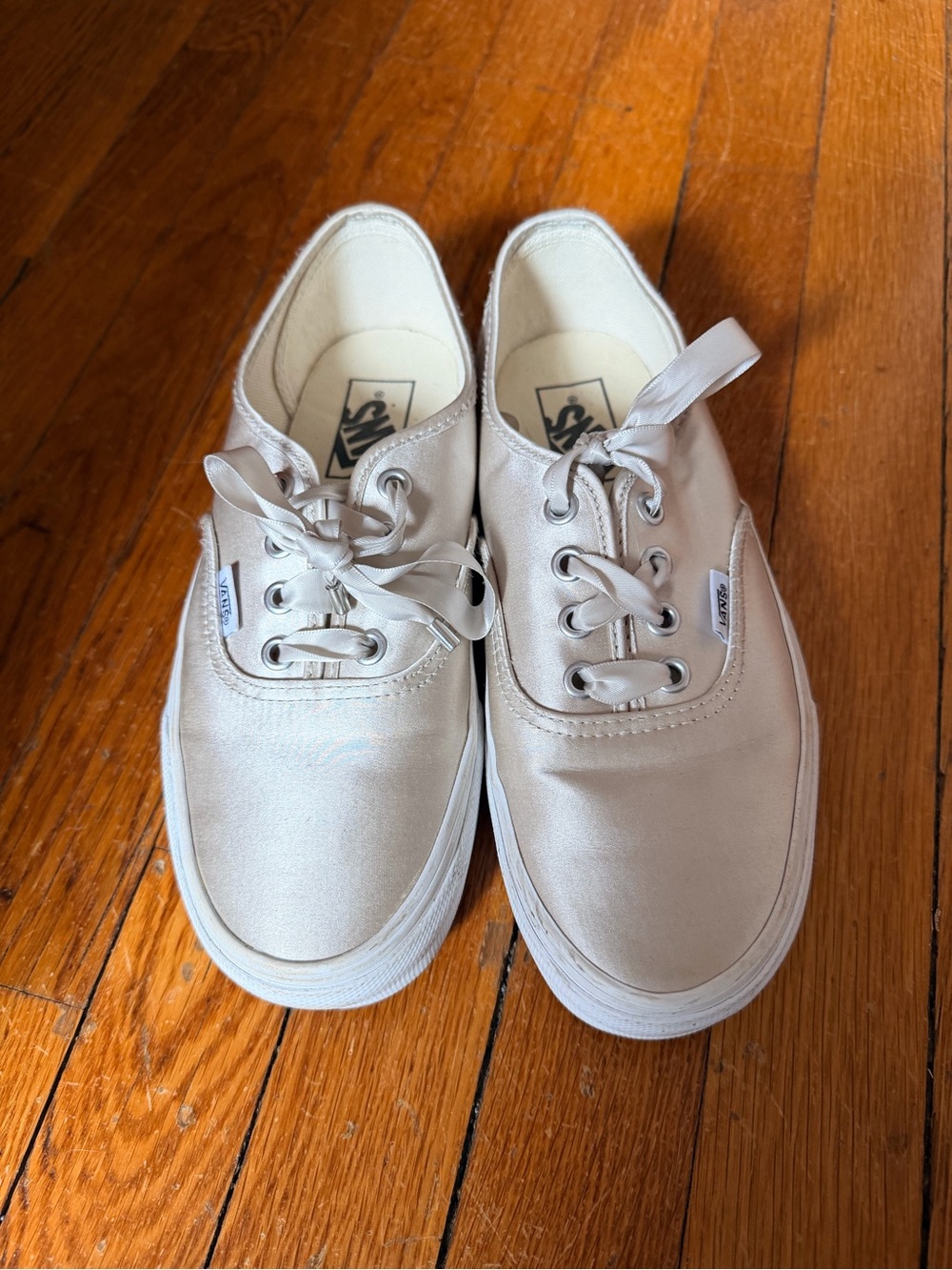 Vans Women's Sneakers in satin Light Beige/Cream